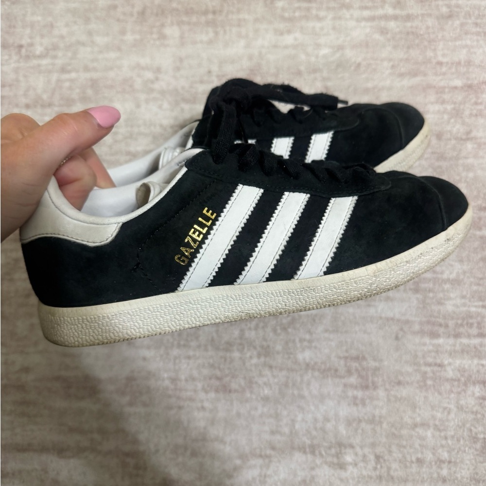 Adidas Gazelle sneakers women’s size 5 - Picture 2 of 5